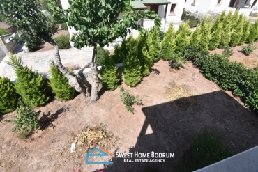 Gökçebel'de site içinde özel bahçeli satılık dubleks villa