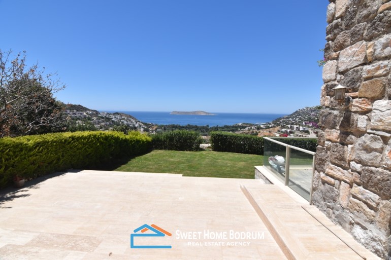 Bodrum Gümüşlük'te site içinde satılık deniz manzaralı daire
