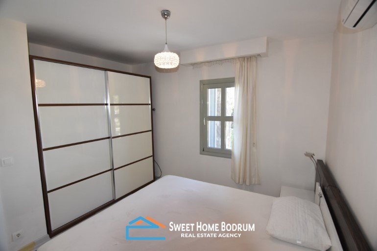 Bodrum Gümüşlük'te site içinde satılık deniz manzaralı daire