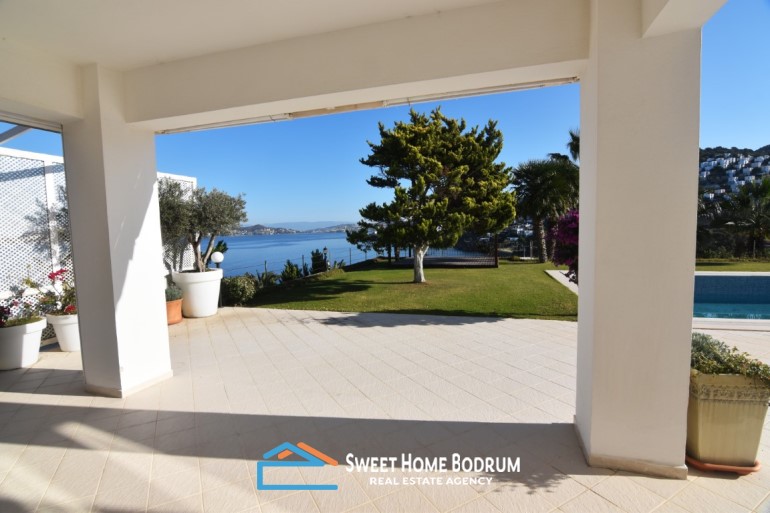Yalıkavak'ta Deniz Manzaralı 4+1 Senelik Kiralık Villa