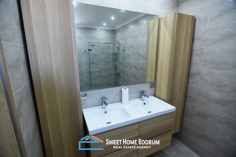 Yalıkavak'ta Deniz Manzaralı 4+1 Senelik Kiralık Villa
