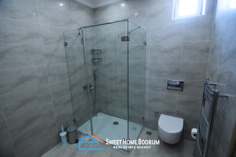Yalıkavak'ta Deniz Manzaralı 4+1 Senelik Kiralık Villa
