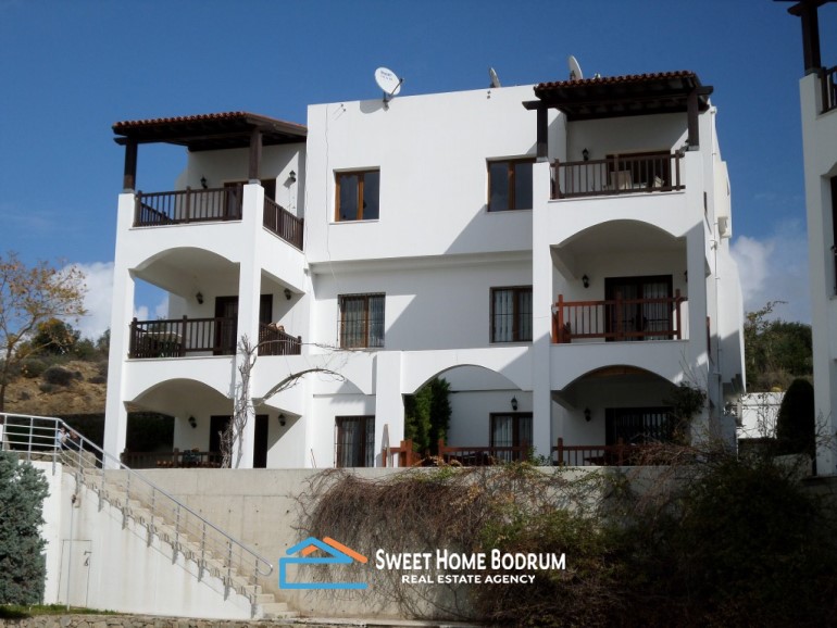 GÜMBET SİTE İÇİNDE ÜST KAT DAİRE