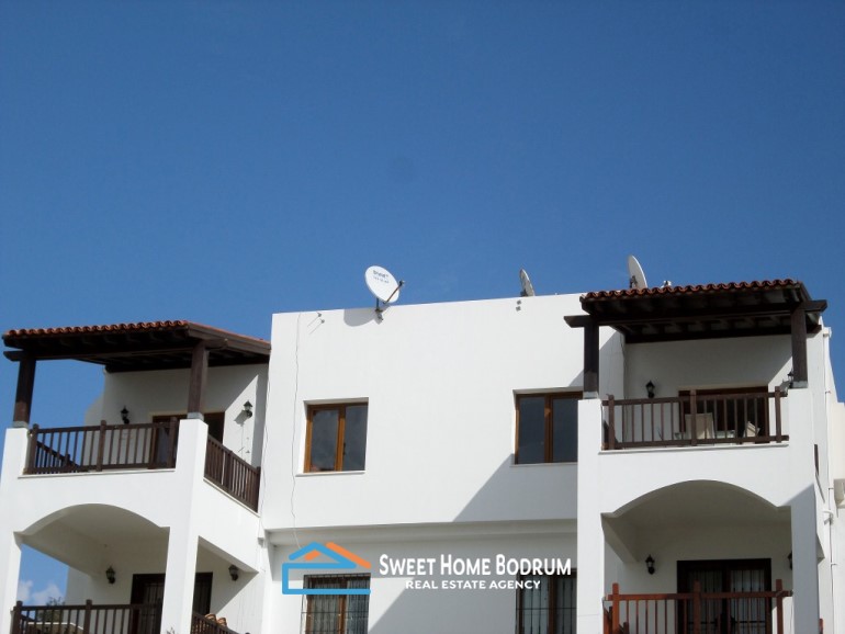 GÜMBET SİTE İÇİNDE ÜST KAT DAİRE