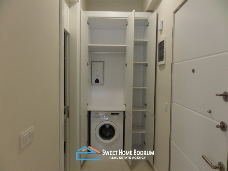 Bodrum Gümbet'te denize sıfır özel dahili olan site içinde satılık 2+1 daire