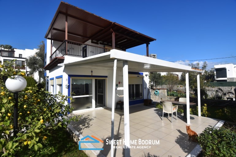 BODRUM YALIKAVAK'TA DENİZE YÜRÜME MESAFESİNDE 3+1 VİLLA