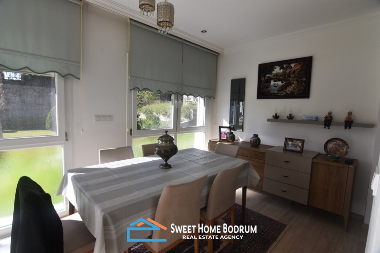 BODRUM YALIKAVAK'TA DENİZE YÜRÜME MESAFESİNDE 3+1 VİLLA