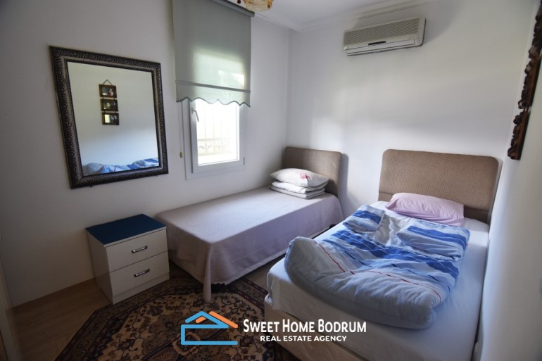 BODRUM YALIKAVAK'TA DENİZE YÜRÜME MESAFESİNDE 3+1 VİLLA