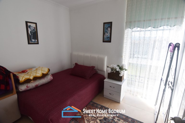 BODRUM YALIKAVAK'TA DENİZE YÜRÜME MESAFESİNDE 3+1 VİLLA
