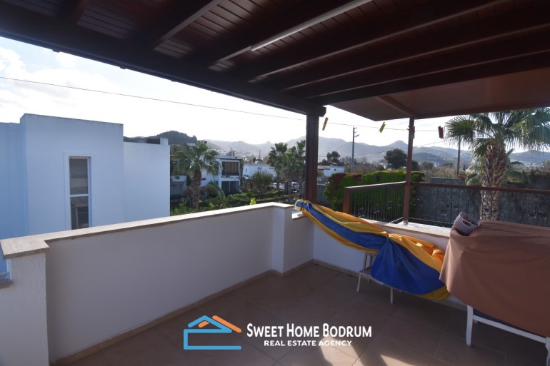 BODRUM YALIKAVAK'TA DENİZE YÜRÜME MESAFESİNDE 3+1 VİLLA
