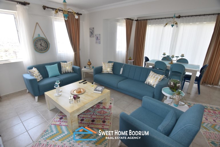 Yalıkavak'ta site içinde satılık 3+1 üst kat daire