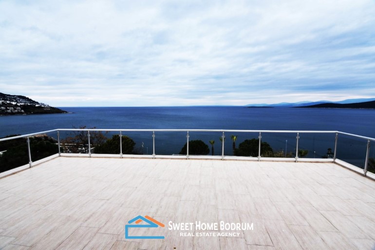 Bodrum Gündoğan'da Satılık Denize Sıfır Deniz Manzaralı Malikane