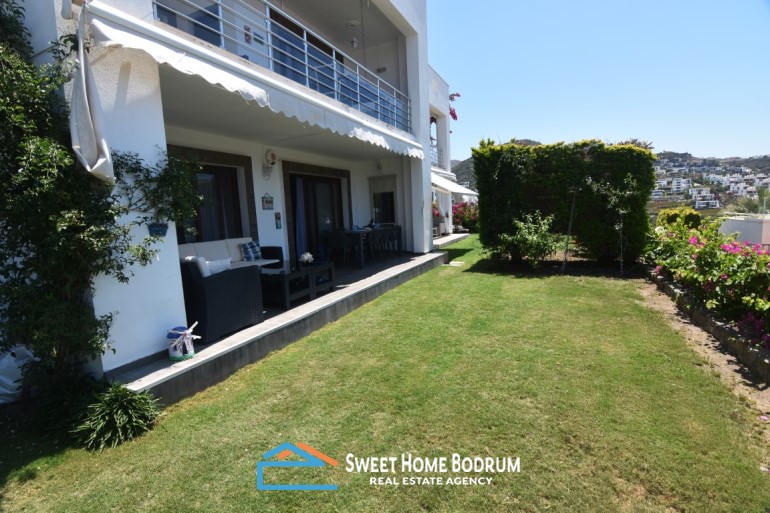 Bodrum Yalıkavak'ta Satılık Site İçinde Deniz Manzaralı 2+1 Daire