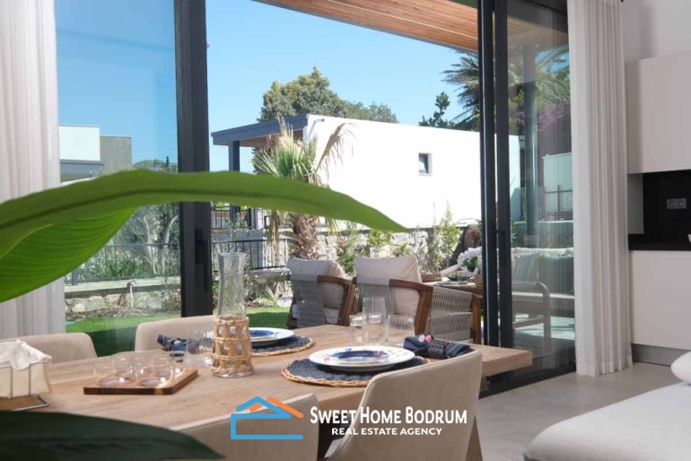Bodrum Kadıkalesi'nde Denize Yakın Site İçinde Satılık Tek Katlı Villalar