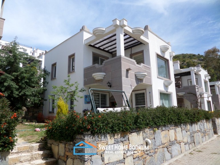 GÜMÜŞLÜK SİTE İÇİ 2+1 ÜST KAT DAİRE