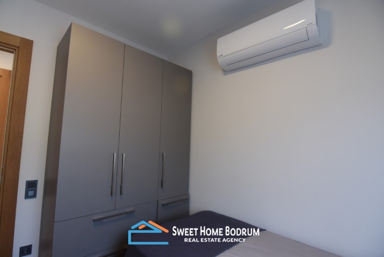 Deniz manzaralı, deniz eve kumsala sıfır konumlu flat daire
