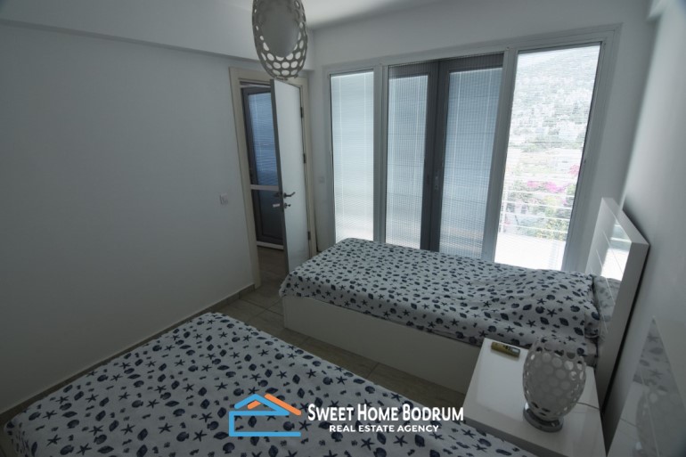 Gündoğan'da Güvenlikli Site İçinde Deniz Manzaralı Dubleks Villa 