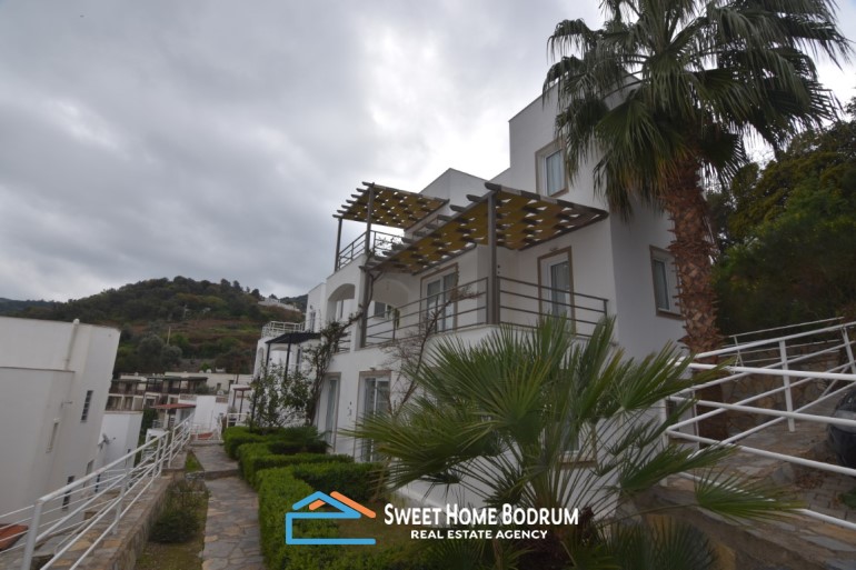 Yalıkavak'ta satılık 4+2 tripleks villa