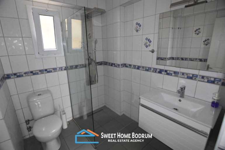 Yalıkavak'ta satılık 4+2 tripleks villa