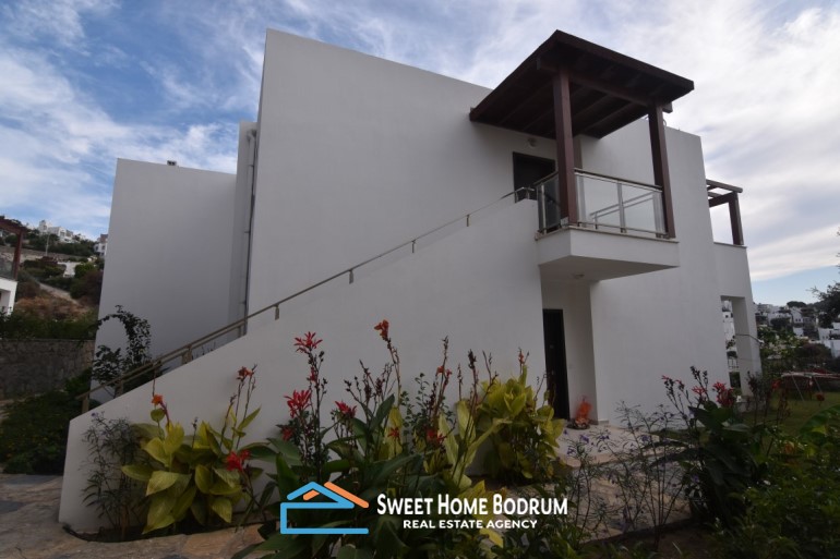 Bodrum Gümüşük'te site içinde satılık 2+1 daire