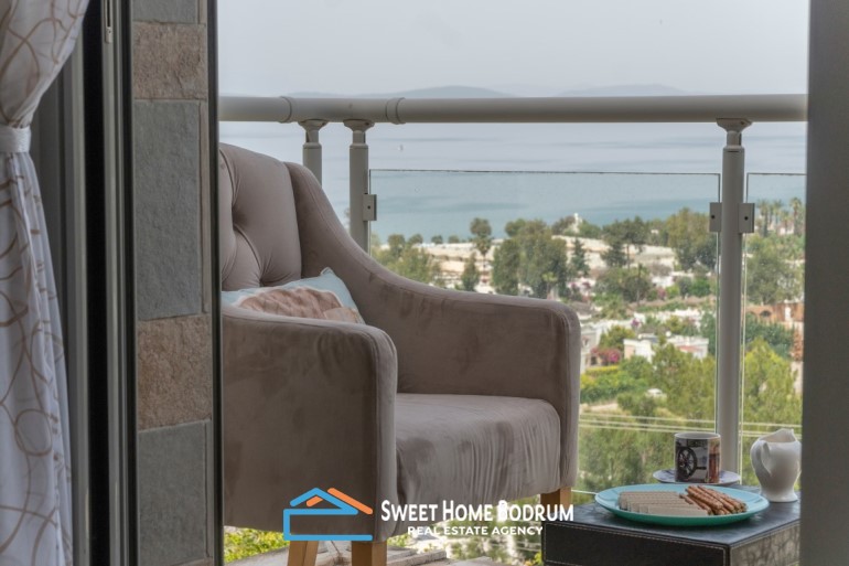 Bodrum Torba'da Yazlık Kiralık Deniz Manzaralı, Havuzlu Villa