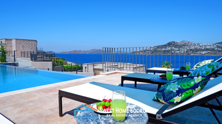 5+1 Holiday Villa with View for Rent in Bodrum Gumusluk