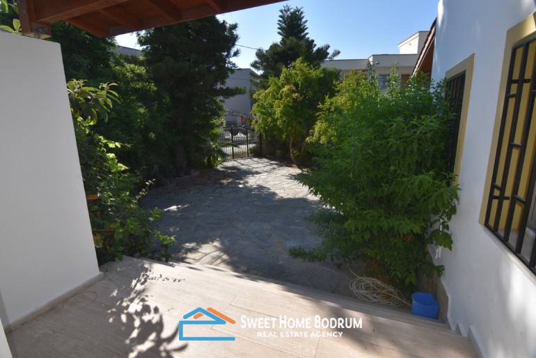 Yalıkavak merkezde, Marina'ya yürüme mesafesinde, müstakil kiralık tek kat