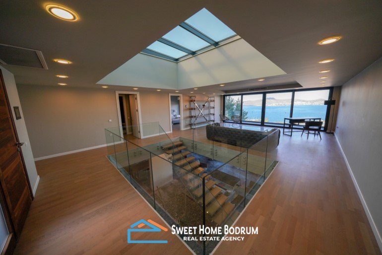 Satılık 3+2 Yalıkavak Koyu ve Deniz Manzaralı Modern Villa