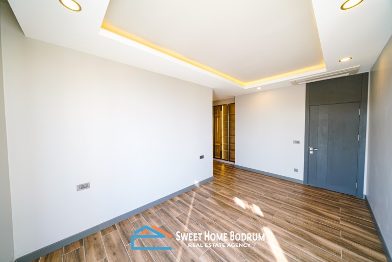 Yalıkavak Gökçebel'de Site İçinde Satılık 4+1 Özel Bahçe ve Havuzlu Villa