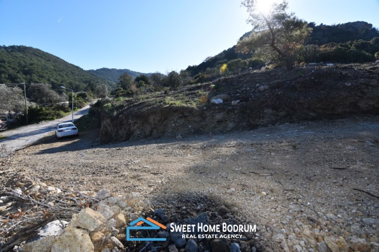 Yalıkavak Gökçebel'de satılık deniz manzaralı arsa