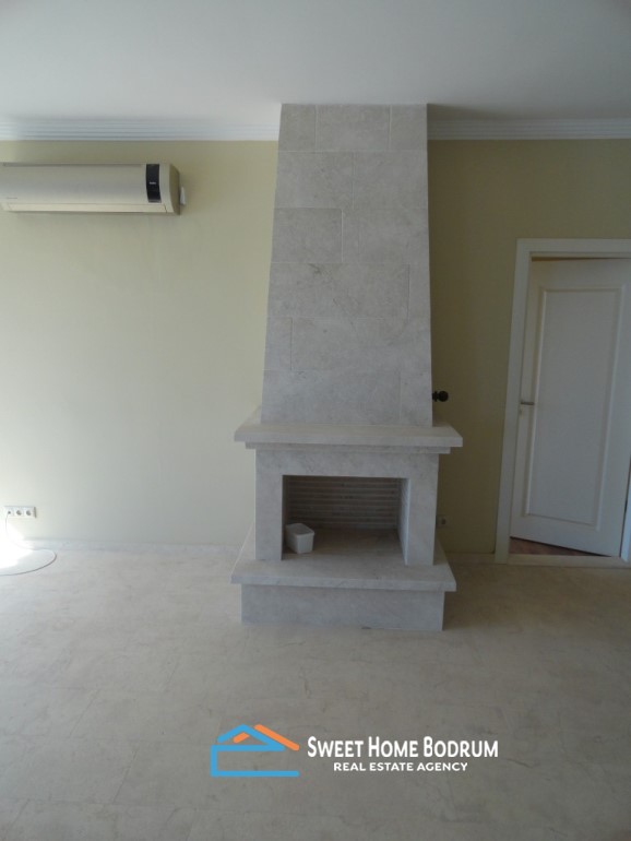 YALIKAVAK'TA DENİZE SIFIR DAİRE
