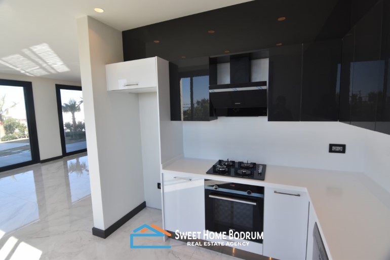 Bodrum Gümüşlük'te Özel Bahçe ve Havuzlu, Deniz  Manzaralı Villa
