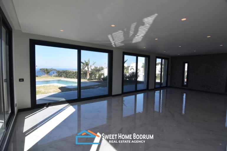 Bodrum Gümüşlük'te Özel Bahçe ve Havuzlu, Deniz  Manzaralı Villa