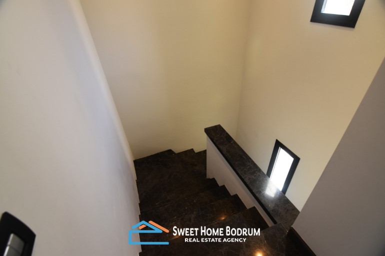 Bodrum Gümüşlük'te Özel Bahçe ve Havuzlu, Deniz  Manzaralı Villa