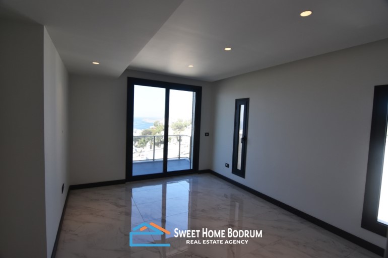 Bodrum Gümüşlük'te Özel Bahçe ve Havuzlu, Deniz  Manzaralı Villa