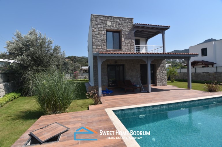 Bodrum Yalıkavak merkezde özel bahçe ve havuzlu villa