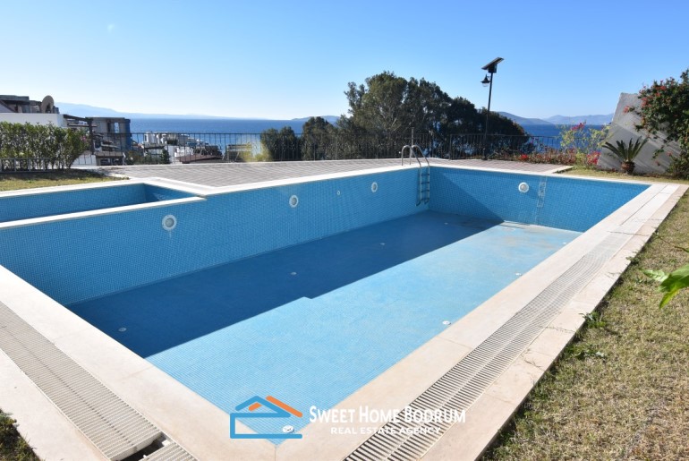 Turgutreis'de satılık denize 50m modern villa