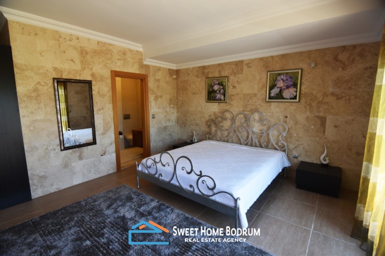 Yalıkavak'ta Denize Yakın Satılık 3+1 Tripleks Villa