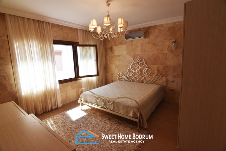 Yalıkavak'ta Denize Yakın Satılık 3+1 Tripleks Villa