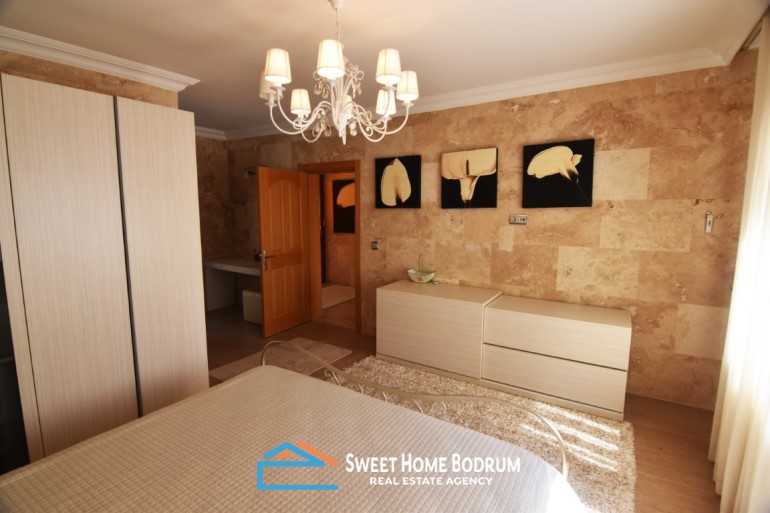 Yalıkavak'ta Denize Yakın Satılık 3+1 Tripleks Villa