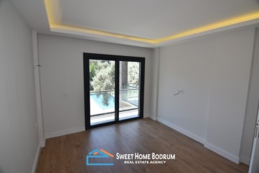 Bodrum Torba'da satılık, deniz manzaralı 4+1 dubleks villa