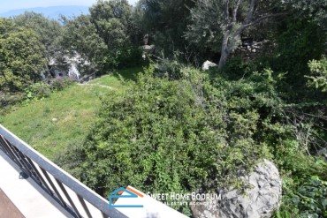 Özel plajlı site içinde, deniz manzaralı dubleks villa