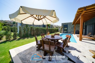 Gündoğan Küçükbük'te Kiralık Özel Havuzlu Tek Katlı Villa