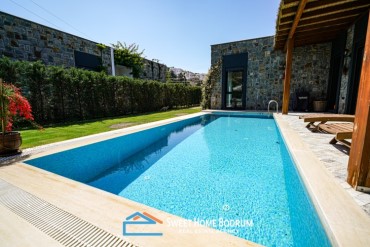 Gündoğan Küçükbük'te Kiralık Özel Havuzlu Tek Katlı Villa