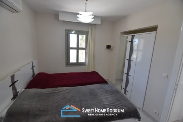 Bodrum Gümüşlük'te site içinde satılık deniz manzaralı daire