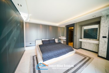 Yalıkavak'ta Satılık Muhteşem Deniz Manzaralı 6+1 Lüks Villa