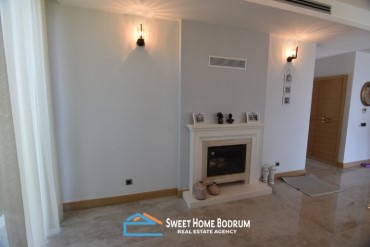 Bodrum Turgutreis'te satılık deniz manzaralı  havuzlu tek katlı villa