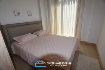 Bodrum Turgutreis'te satılık deniz manzaralı  havuzlu tek katlı villa