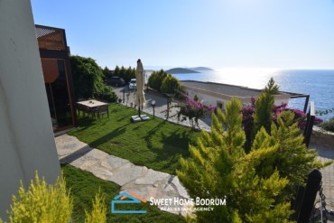 Yalıkavak'ta Satılık Deniz Manzaralı Özel Bahçeli 2+1 Dubleks Villa
