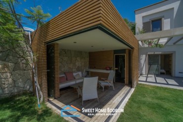 Bodrum Yalıkavak'ta Doğa Manzaralı Satılık 4+1 Villa